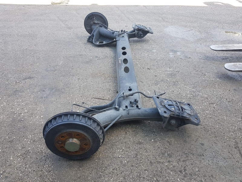 Recambio de puente trasero para seat ibiza v (kj1, kjg) 1.0 mpi referencia OEM IAM 2Q0501053CG TAMBOR C/ABS Y 5 TORNILLOS 