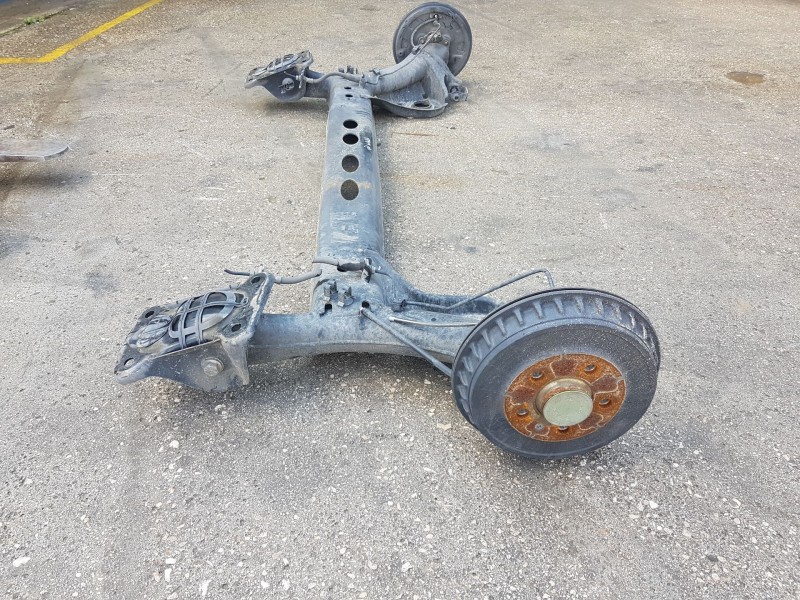 Recambio de puente trasero para seat ibiza v (kj1, kjg) 1.0 mpi referencia OEM IAM 2Q0501053CG TAMBOR C/ABS Y 5 TORNILLOS 