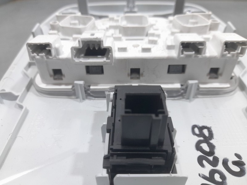 Recambio de luz interior para opel mokka elegance referencia OEM IAM 9827658880  