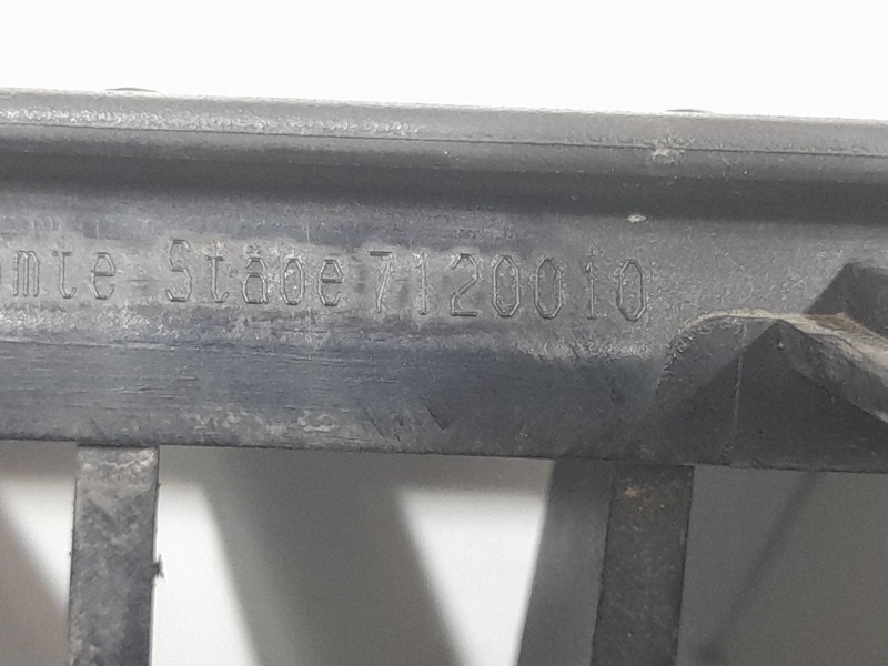 Recambio de rejilla delantera para bmw 3 (e90) 325 i referencia OEM IAM 7120010 DELANTERA DERECHA 