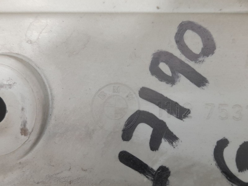 Recambio de tapa motor para bmw 3 (e90) 325 i referencia OEM IAM 7531324  