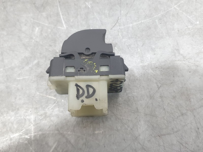 Recambio de mando elevalunas delantero derecho para dacia sandero stepway essential referencia OEM IAM 254118439R  