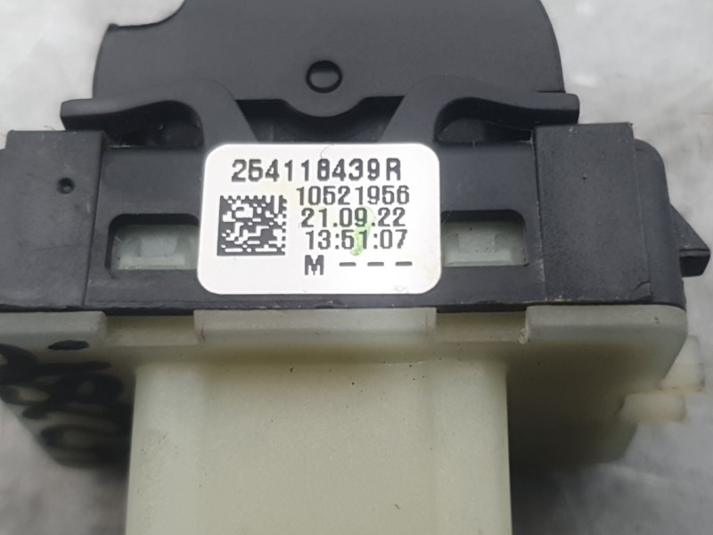 Recambio de mando elevalunas delantero derecho para dacia sandero stepway essential referencia OEM IAM 254118439R  