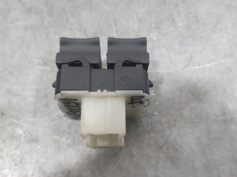 Recambio de mando elevalunas delantero izquierdo para dacia sandero stepway essential referencia OEM IAM 254112588R DELANTERO C/