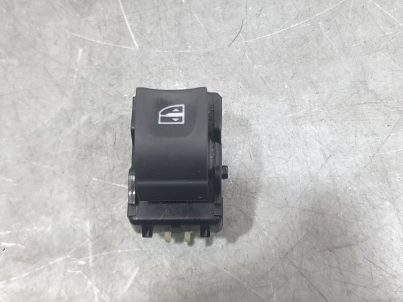 Recambio de mando elevalunas trasero derecho para dacia sandero stepway essential referencia OEM IAM 254118439R  