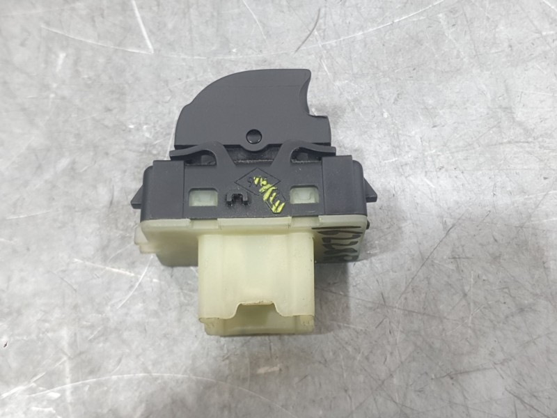 Recambio de mando elevalunas trasero derecho para dacia sandero stepway essential referencia OEM IAM 254118439R  