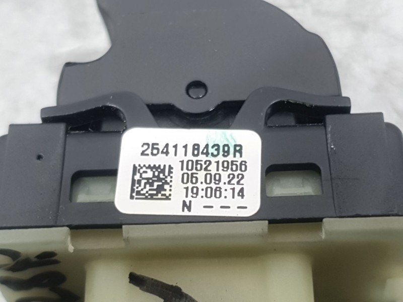 Recambio de mando elevalunas trasero derecho para dacia sandero stepway essential referencia OEM IAM 254118439R  