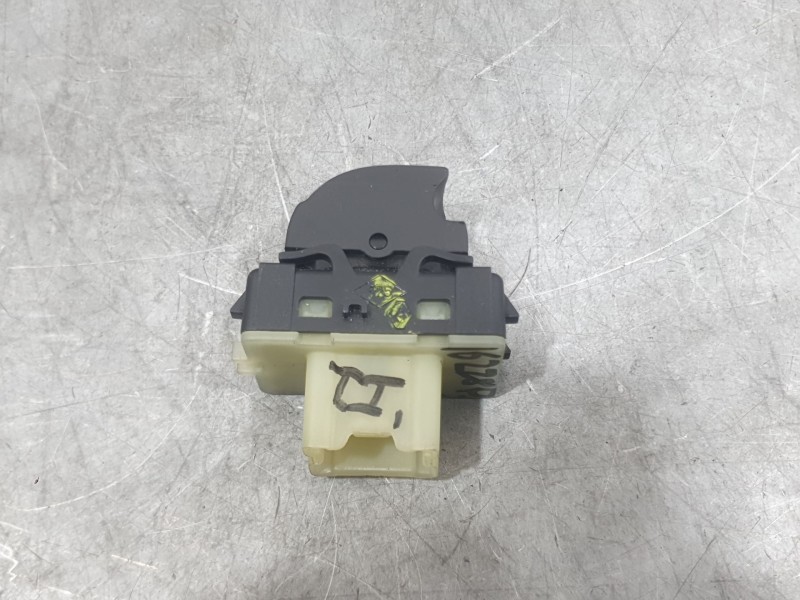 Recambio de mando elevalunas trasero izquierdo para dacia sandero stepway essential referencia OEM IAM 254118439R  