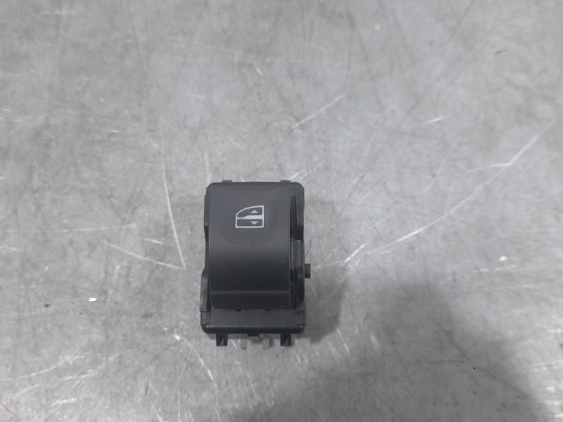 Recambio de mando elevalunas delantero derecho para dacia sandero iii 1.0 tce 100 eco-g referencia OEM IAM 254118439R  