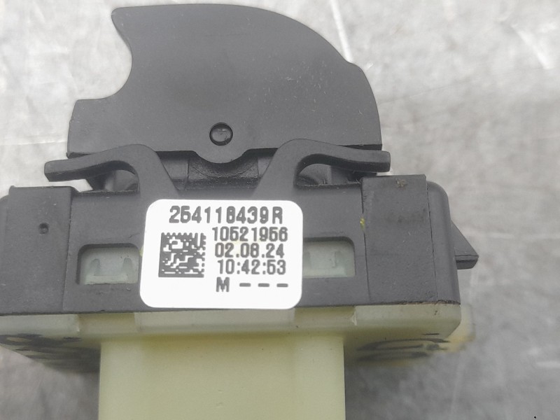 Recambio de mando elevalunas delantero derecho para dacia sandero iii 1.0 tce 100 eco-g referencia OEM IAM 254118439R  