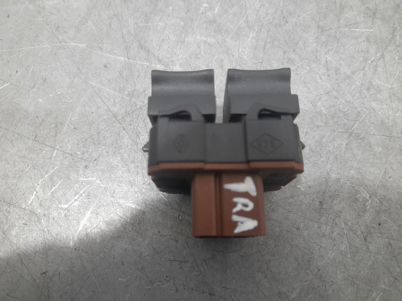 Recambio de mando elevalunas delantero izquierdo para dacia sandero iii 1.0 tce 100 eco-g referencia OEM IAM 254113300R TRASERO 