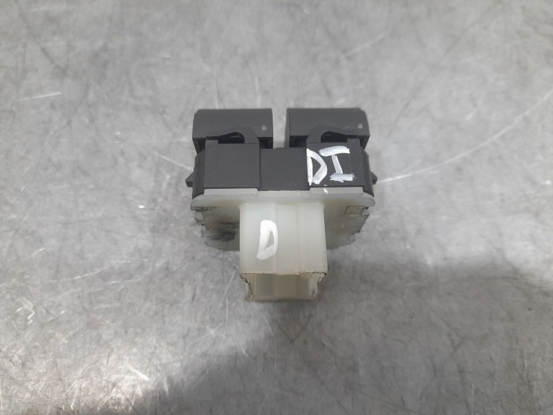 Recambio de mando elevalunas delantero izquierdo para dacia sandero iii 1.0 tce 100 eco-g referencia OEM IAM 254112588R DELANTER