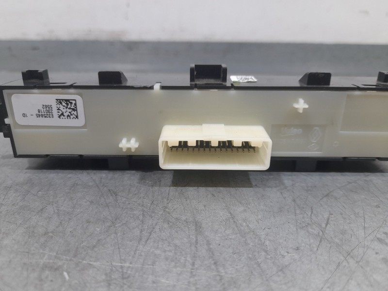 Recambio de mando multifuncion para dacia sandero stepway essential referencia OEM IAM 283E85816R  