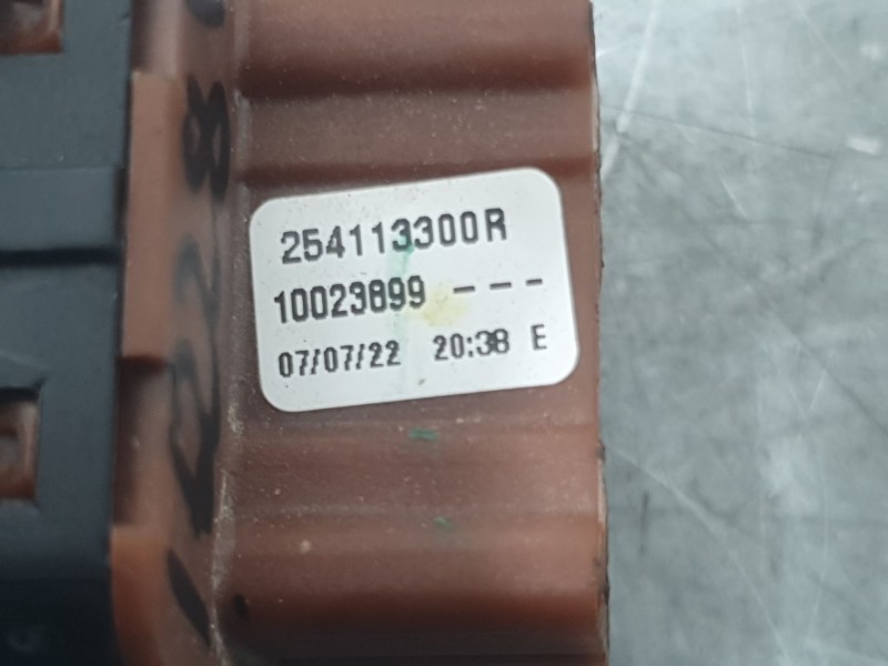 Recambio de mando elevalunas delantero izquierdo para dacia sandero stepway essential referencia OEM IAM 254113300R TRASERO 