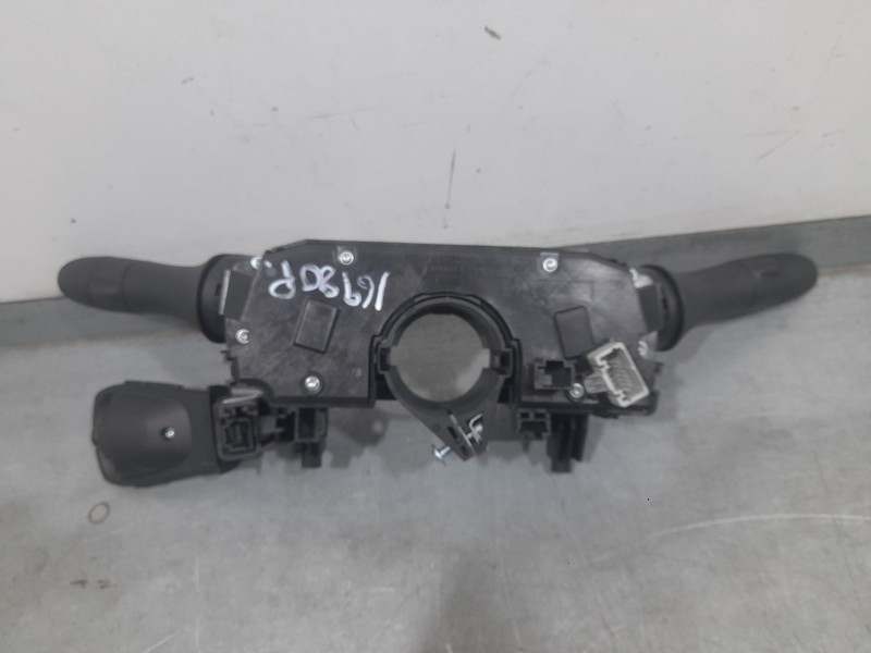 Recambio de mando luces y limpia para dacia sandero iii 1.0 tce 100 eco-g referencia OEM IAM 255670975R  