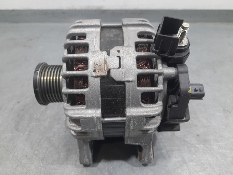 Recambio de alternador para dacia sandero iii 1.0 tce 100 eco-g referencia OEM IAM 231001629R  