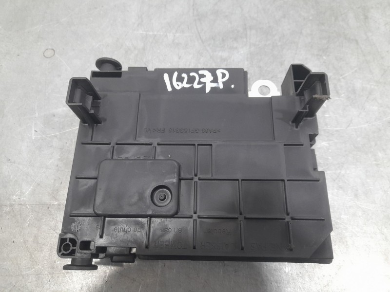 Recambio de caja reles / fusibles para peugeot 3008 gt-line referencia OEM IAM 9810296180  