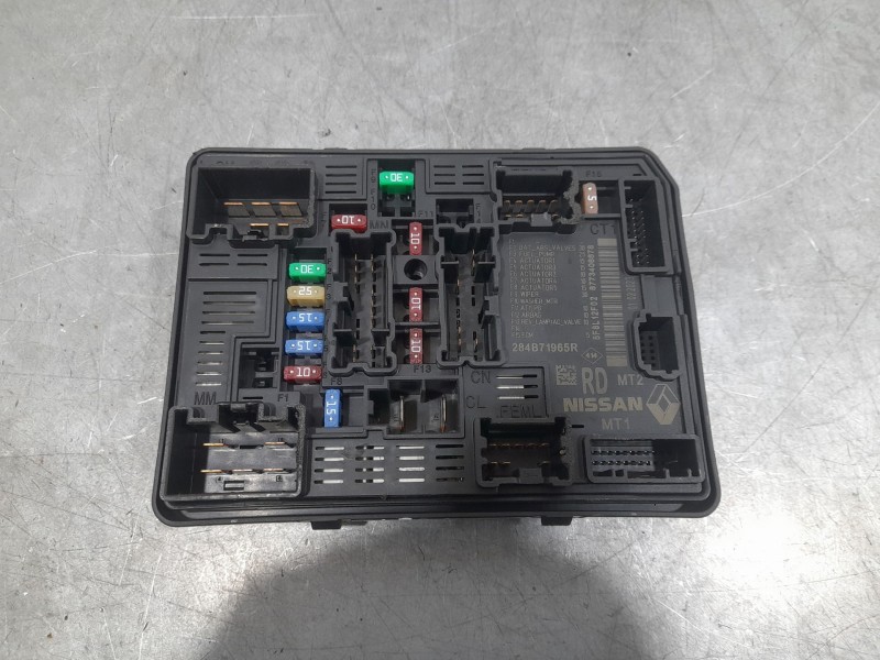 Recambio de caja reles / fusibles para dacia sandero stepway essential referencia OEM IAM 284B71965R  