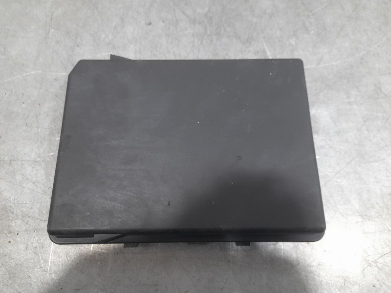 Recambio de caja reles / fusibles para dacia sandero stepway essential referencia OEM IAM 284B71965R  
