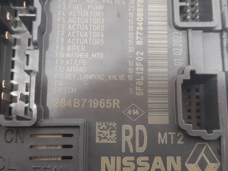 Recambio de caja reles / fusibles para dacia sandero stepway essential referencia OEM IAM 284B71965R  