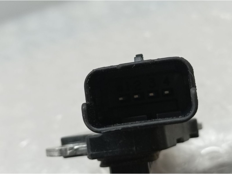Recambio de caudalimetro para peugeot partner kasten furgon referencia OEM IAM 9677093080 AFH50M27 HITACHI