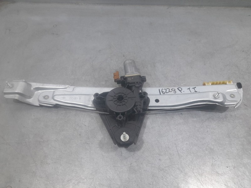 Recambio de elevalunas trasero izquierdo para dacia sandero stepway essential referencia OEM IAM 827210075R  ELECTRICO