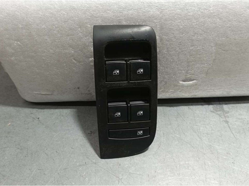 Recambio de mando elevalunas delantero izquierdo para opel zafira tourer expression referencia OEM IAM 13305011  