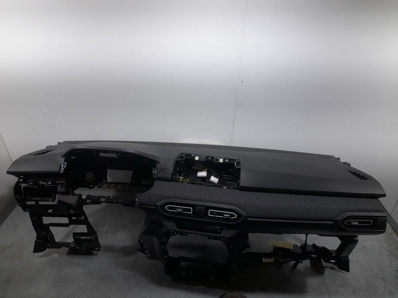 Recambio de kit airbag para dacia sandero iii 1.0 tce 100 eco-g referencia OEM IAM 985701003R C/SALPICADERO Y PRETENSORES 