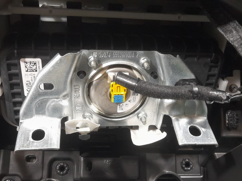 Recambio de kit airbag para dacia sandero iii 1.0 tce 100 eco-g referencia OEM IAM 985701003R C/SALPICADERO Y PRETENSORES 