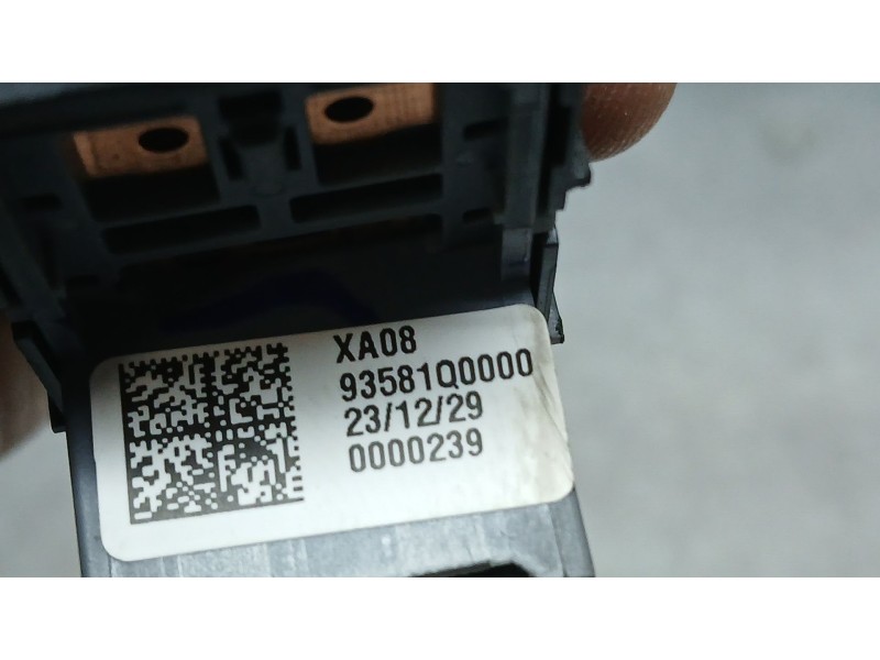 Recambio de mando elevalunas delantero derecho para hyundai i20 iii (bc3, bi3) 1.2 referencia OEM IAM 93581Q0000  