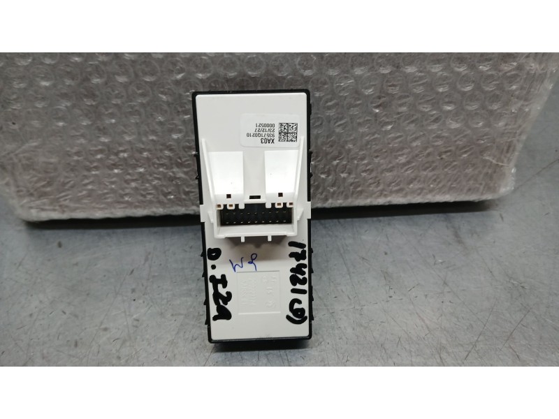 Recambio de mando elevalunas delantero izquierdo para hyundai i20 iii (bc3, bi3) 1.2 referencia OEM IAM 93571Q0210  