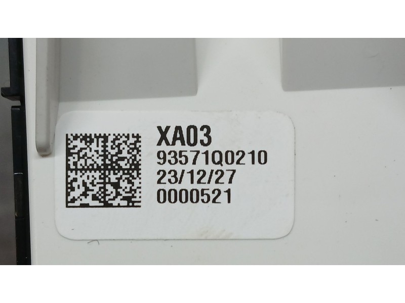 Recambio de mando elevalunas delantero izquierdo para hyundai i20 iii (bc3, bi3) 1.2 referencia OEM IAM 93571Q0210  