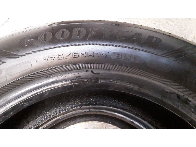 Recambio de neumatico pareja para neumaticos reutilizados - referencia OEM IAM 175651482T GOODYEAR 175/65/14/82T