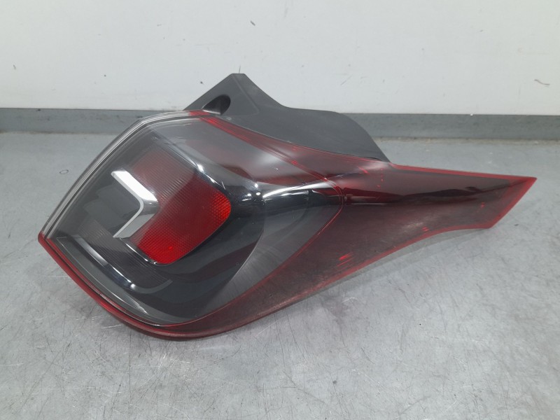 Recambio de piloto trasero derecho exterior para opel crossland x / crossland (p17, p2qo) 1.5 turbo d (75) referencia OEM IAM 39