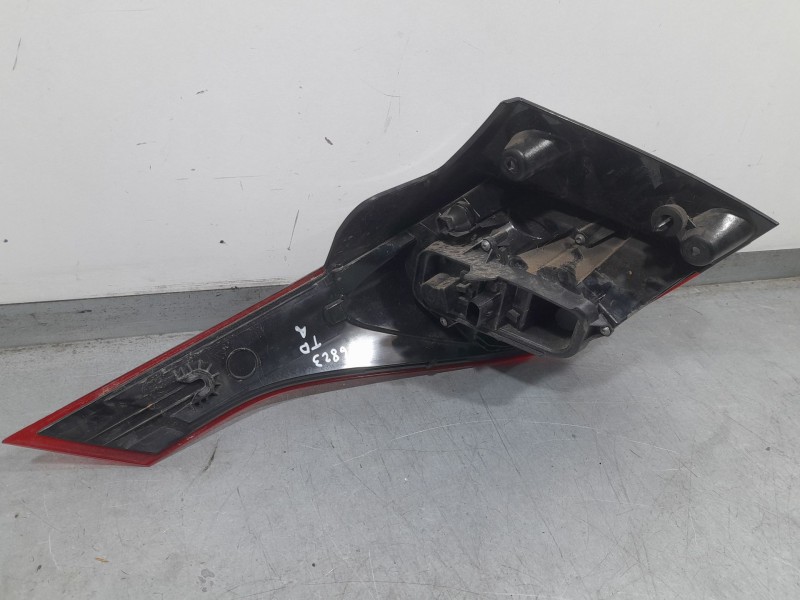 Recambio de piloto trasero derecho exterior para opel crossland x / crossland (p17, p2qo) 1.5 turbo d (75) referencia OEM IAM 39