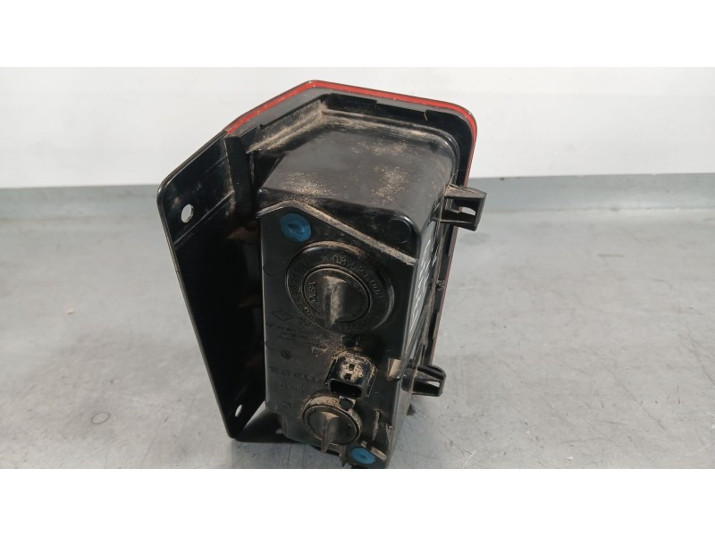 Recambio de piloto trasero izquierdo paragolpes para fiat talento furgoneta (296_) 2.0 ecojet referencia OEM IAM 265598248R ROZA