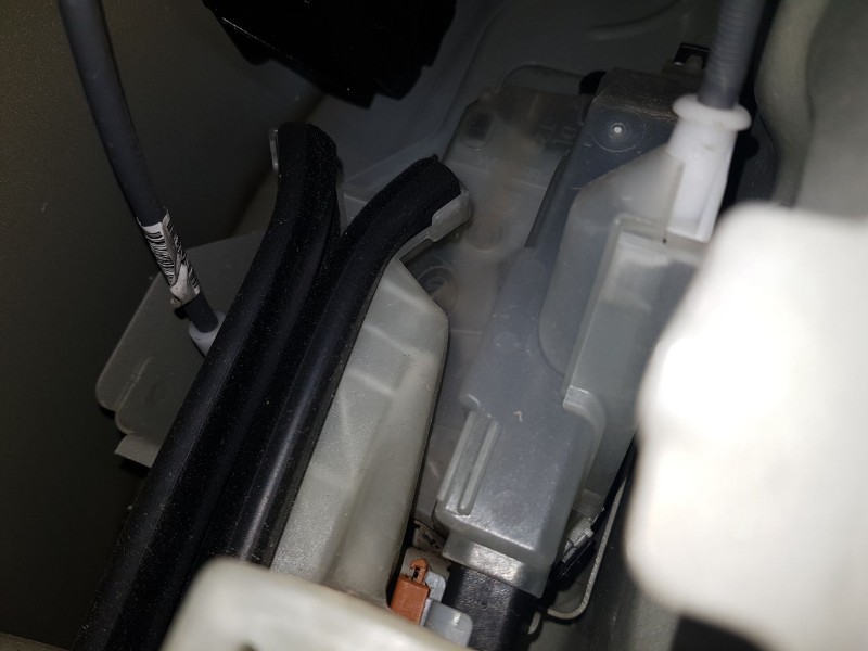 Recambio de cerradura puerta delantera derecha para peugeot 208 (p2) allure referencia OEM IAM 9829284780  