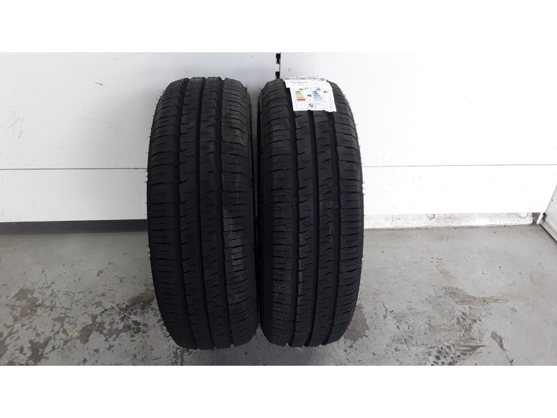 Recambio de neumatico pareja para neumaticos nuevos - referencia OEM IAM 1956516C SAILUN 195/65/16/104T