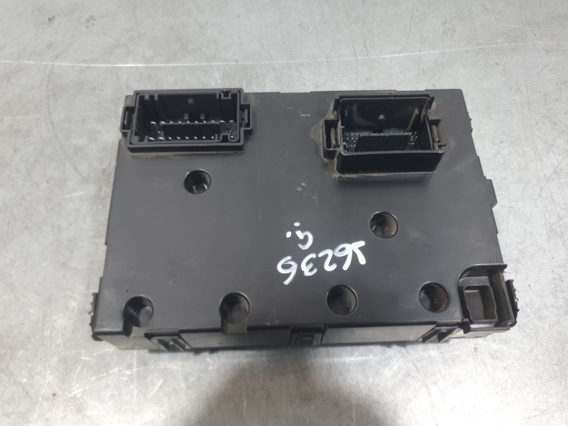 Recambio de caja reles / fusibles para fiat 500 e icon referencia OEM IAM 00522008060  