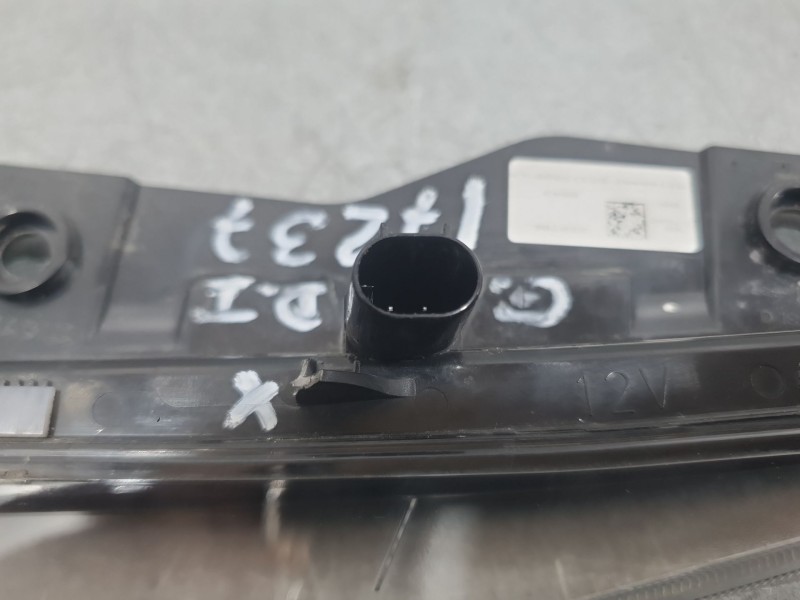 Recambio de piloto delantero izquierdo para fiat 500e (332_) elektro 3+1 (fa1) referencia OEM IAM 52140402 LUZ DIURNA 