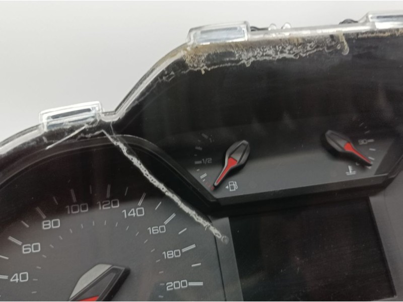 Recambio de cuadro instrumentos para peugeot partner kasten furgon referencia OEM IAM 9831101980 YZKCMBN2CEM01 CRISTAL RAYADO