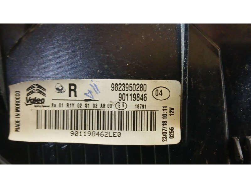 Recambio de piloto trasero derecho exterior para citroën c4 cactus 1.5 bluehdi 100 referencia OEM IAM 9823950280 VALEO 90119846