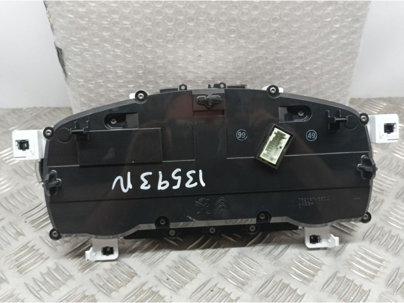 Recambio de cuadro instrumentos para peugeot partner kasten furgon referencia OEM IAM 9831101980 YZKCMBN2CEM01 CRISTAL RAYADO