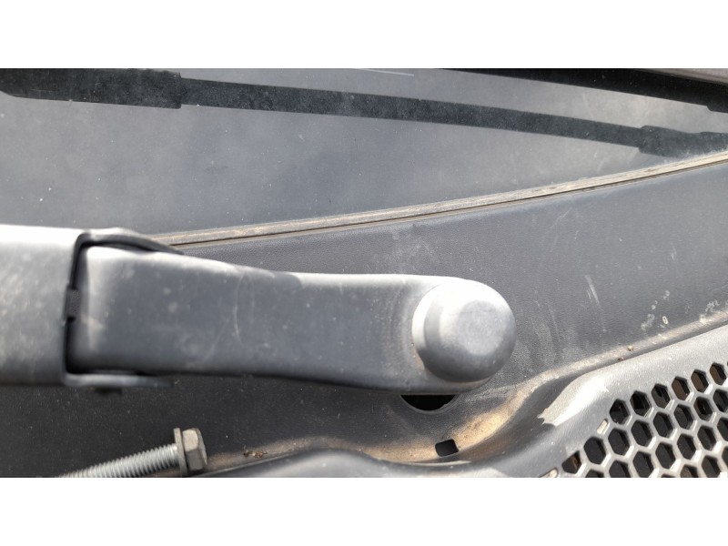 Recambio de motor limpia delantero para peugeot 208 i (ca_, cc_) 1.2 vti 82 referencia OEM IAM 9673222580  