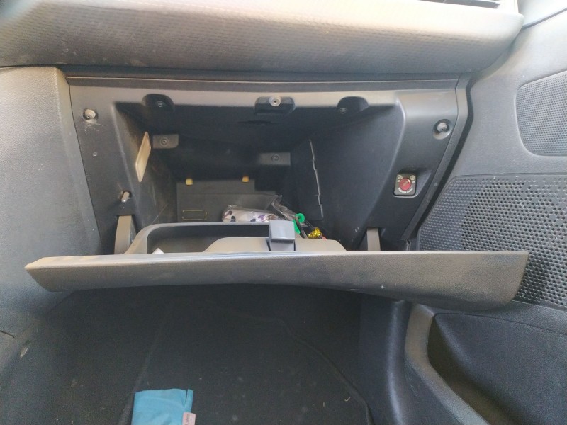 Recambio de guantera para peugeot 208 i (ca_, cc_) 1.2 vti 82 referencia OEM IAM 96728471MA  