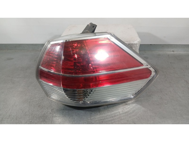 Recambio de piloto trasero derecho exterior para nissan x-trail iii (t32_, t32r, t32rr) 1.6 dci (t32) referencia OEM IAM 265544C