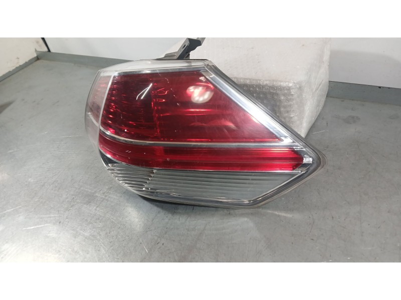 Recambio de piloto trasero derecho exterior para nissan x-trail iii (t32_, t32r, t32rr) 1.6 dci (t32) referencia OEM IAM 265544C