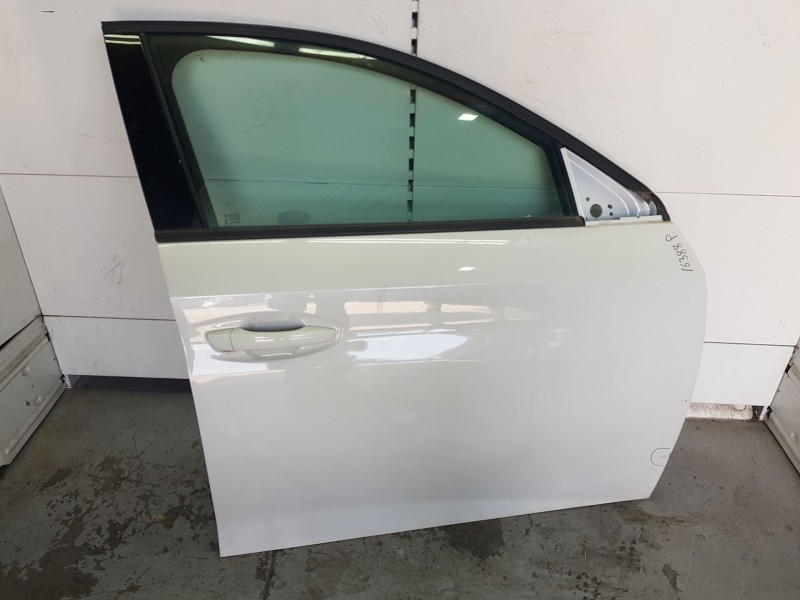 Recambio de puerta delantera derecha para peugeot 208 (p2) allure referencia OEM IAM 9827577580 TOCADA 