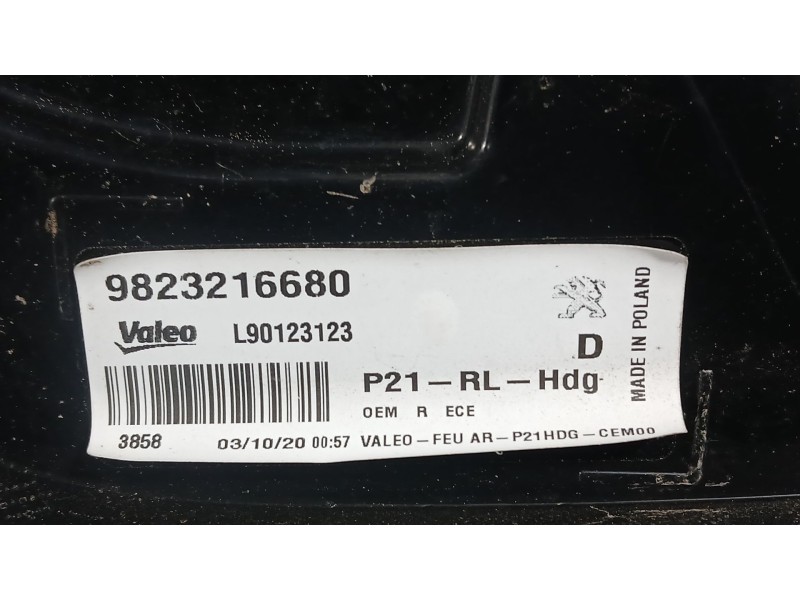 Recambio de piloto trasero derecho para peugeot 208 (p2) allure referencia OEM IAM 9823216680 LED VALEO L90123123