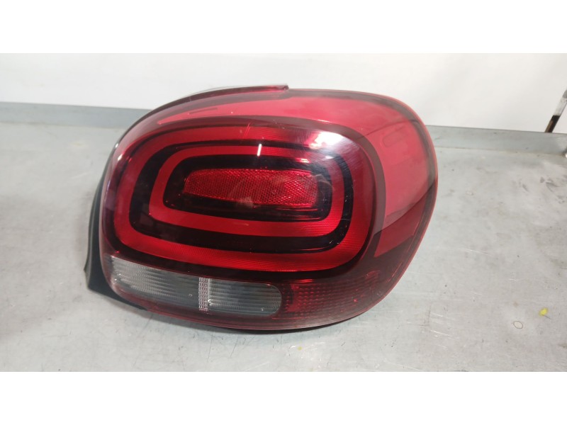 Recambio de piloto trasero derecho para citroën c3 iii (sx) 1.2 vti 82 referencia OEM IAM 9812257480 ROZADO VALEO L90074662